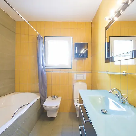 Benavero Boutique Style Within Fenced Tropical Garden Calpe