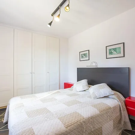Benavero Boutique Style Within Fenced Tropical Garden Villa *